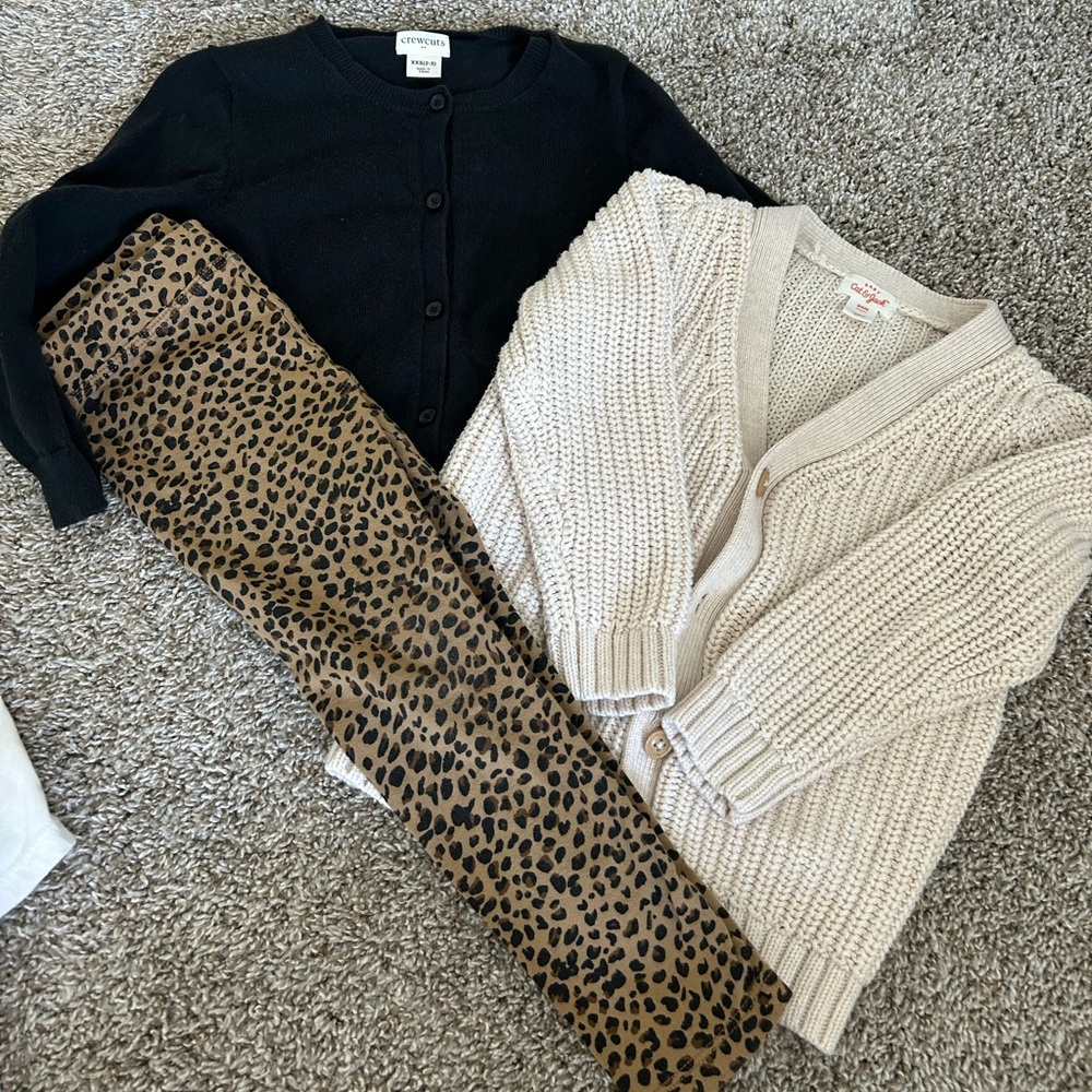 Sweaters and leggings set